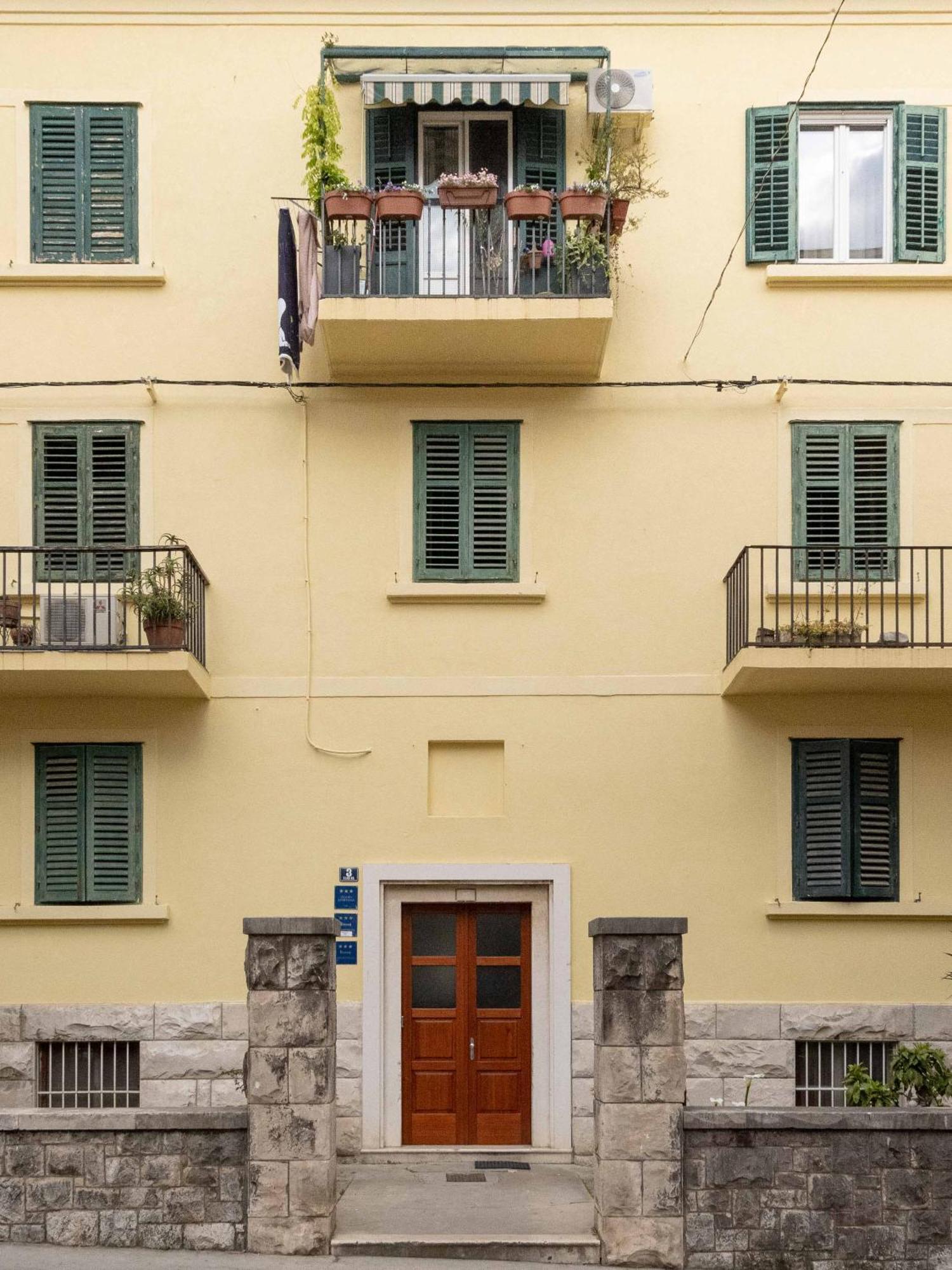 Apartment The Charm Split Exterior foto